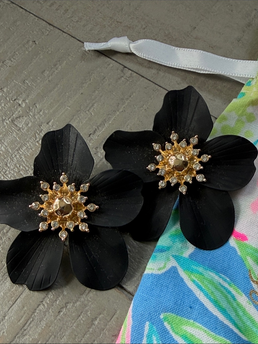 Lilly Pulitzer Black Floral Statement Earrings with Gold Centers - with bag - Picture 2 of 2